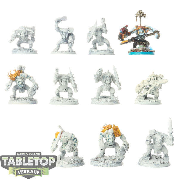 Orks - 11x Ork Boyz - teilweise bemalt