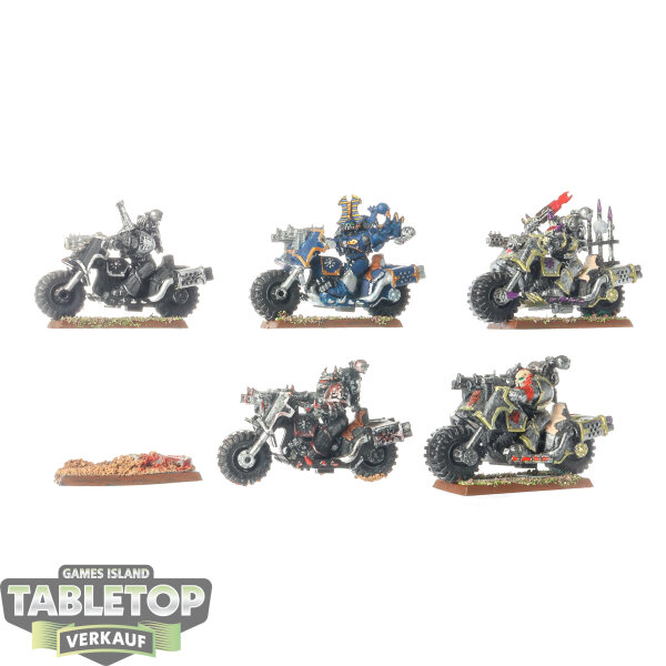 Chaos Space Marines - 5 Chaos Bikers klassisch - bemalt