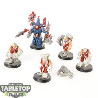 Space Marines - Techmarine with Servitors klassisch -...