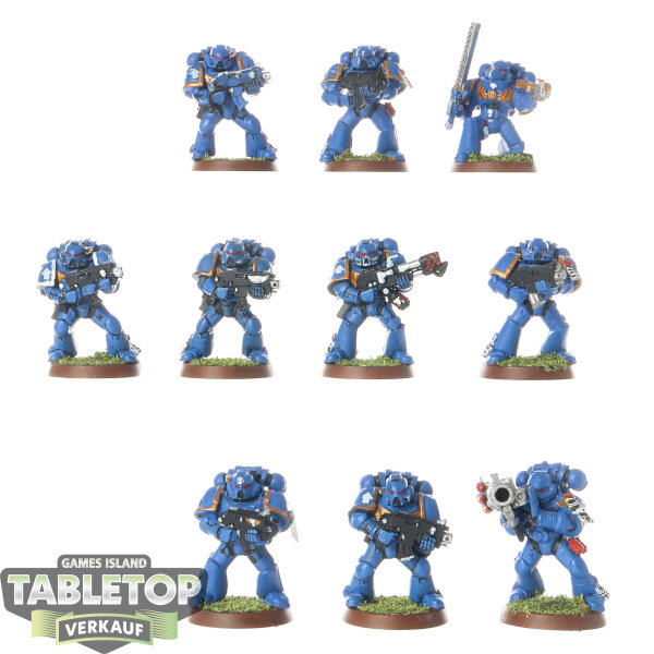 Ultramarines - 10 Tactical Squad classic - teilweise bemalt
