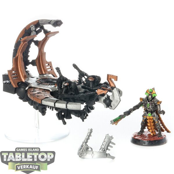 Necrons - Necron Catacomb Command Barge - teilweise bemalt