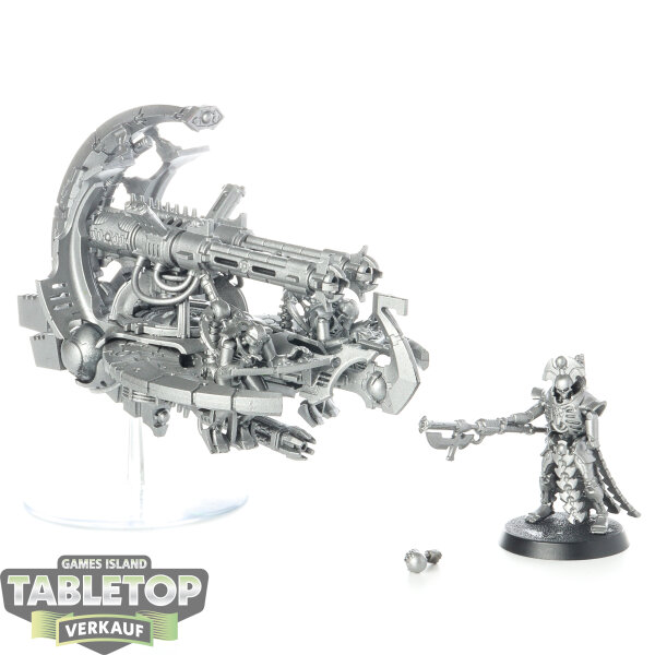 Necrons - Annihilation Barge - grundiert