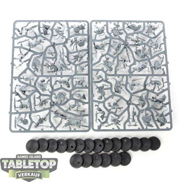 Skaven - 20 Clanrats - im Gussrahmen