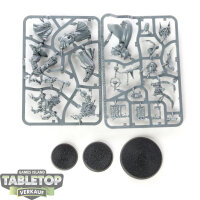 Chaos Space Marines - 5 Dark Apostle - im Gussrahmen