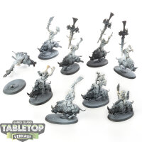 Orruk Warclans - 9 Savage Boarboys - grundiert