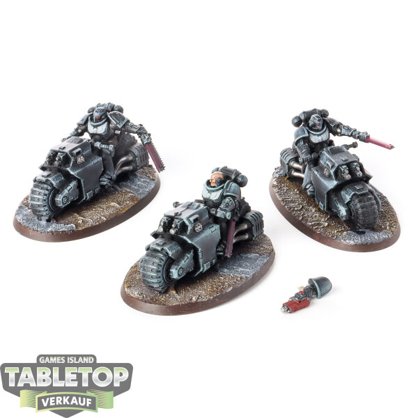 Space Marines - 3x Outriders - bemalt