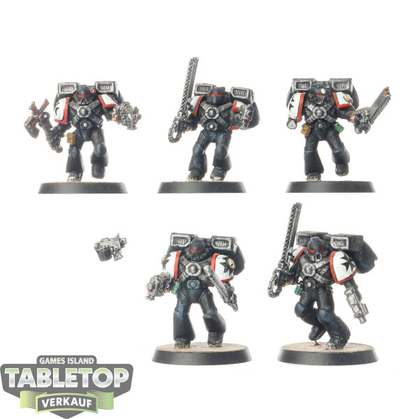 Black Templars - 5x Assault Squad Marines - bemalt
