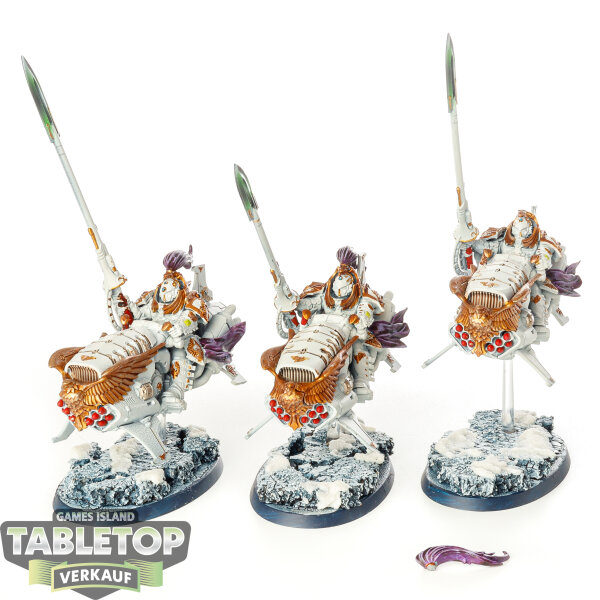 Adeptus Custodes - 3x Vertus Praetors - bemalt