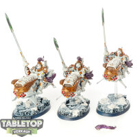Adeptus Custodes - 3x Vertus Praetors - bemalt