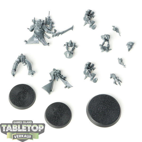 Genestealer Cults - Primus & 2x Familiars - teilweise gebaut