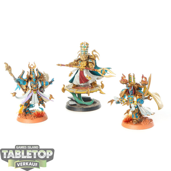 Thousand Sons - 3 Exalted Sorcerers - teilweise bemalt