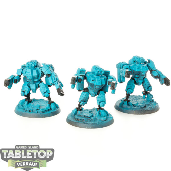 Tau Empire - 3 XV8 Crisis Battlesuit Team - teilweise bemalt