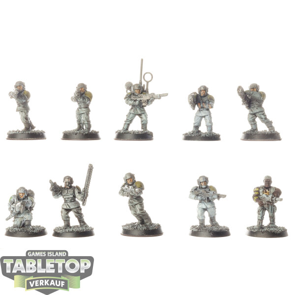 Astra Militarum - 10x Cadian Shock Troops - klassisch - teilweise bemalt