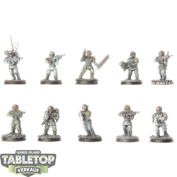 Astra Militarum - 10x Cadian Shock Troops - klassisch - teilweise bemalt