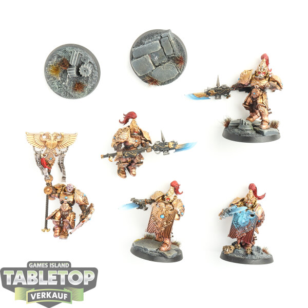 Adeptus Custodes - 5 Custodian Guard - bemalt