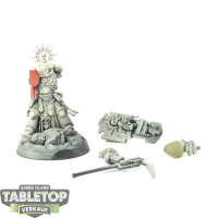 Space Marines - Captain with Relic Shield - teilweise bemalt