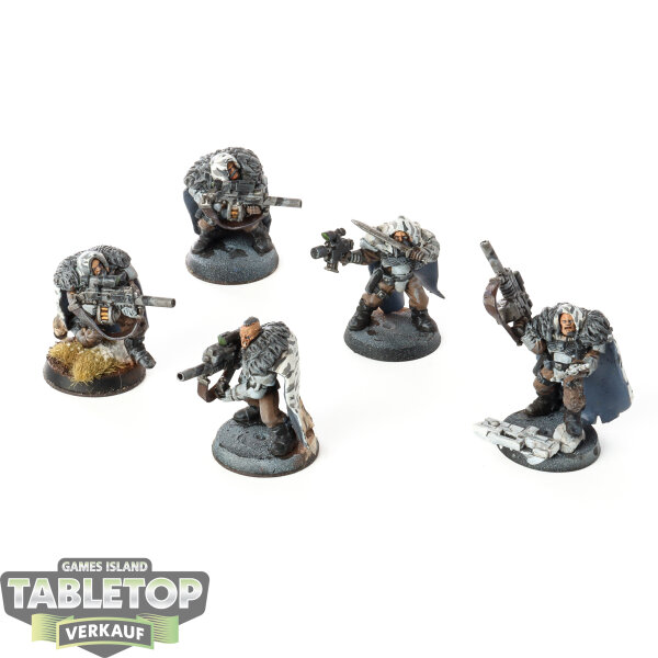 Space Wolves - 5 Wolf Scouts - bemalt
