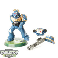 Ultramarines - Lieutenant klassisch - bemalt