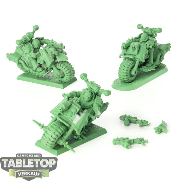 Chaos Space Marines - 3x Chaos Bikers - grundiert