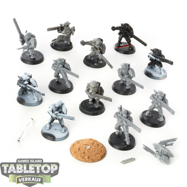 Tau Empire - 12 Fire Warriors Strike Team - teilweise bemalt