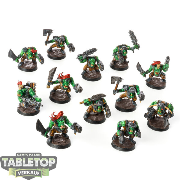 Orks - 12 Ork Boyz - bemalt