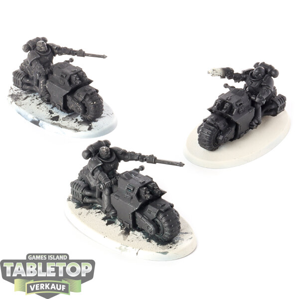 Space Marines - 3 Outriders - teilweise bemalt