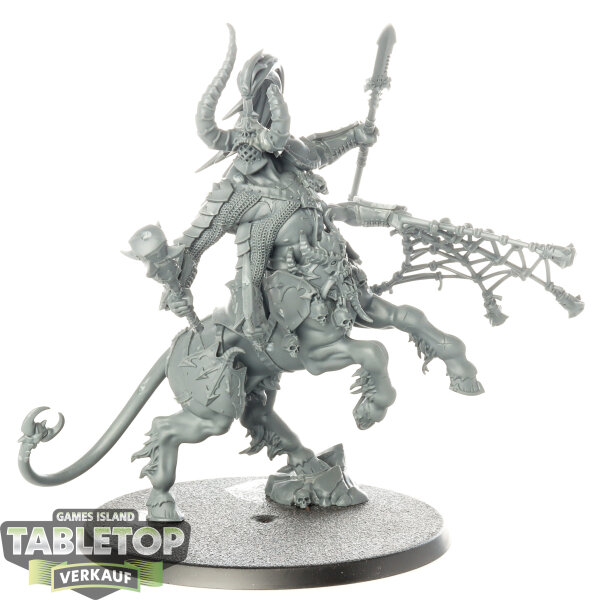 Slaves to Darkness - Centaurion Marshal - unbemalt