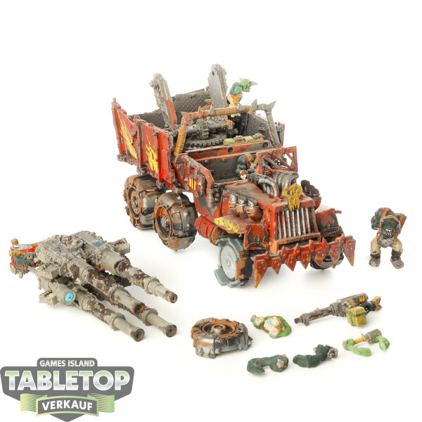 Orks - Ork Trukk with Enclosed Cab with Flakk Gun - bemalt