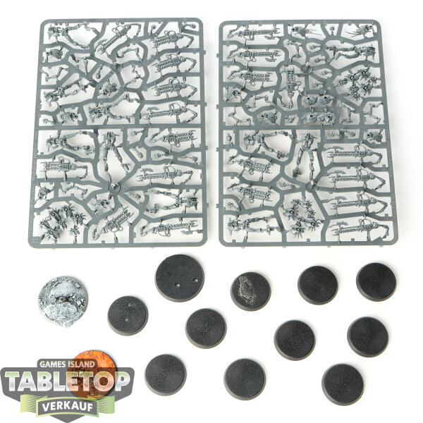 Necrons - 10x Necron Warriors - im Gussrahmen