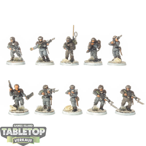 Astra Militarum - 10x Cadian Shock Troops klassisch - unbemalt