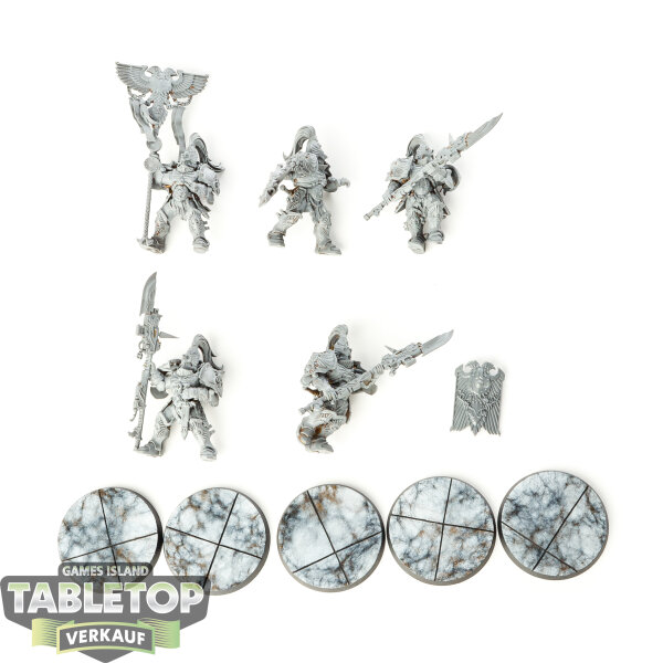 Adeptus Custodes - 5 Vexilus Praetor - teilweise bemalt