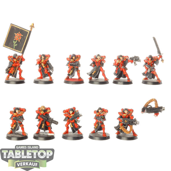 Adepta Sororitas - 11 x Battle Sisters Squad klassisch - teilweise bemalt