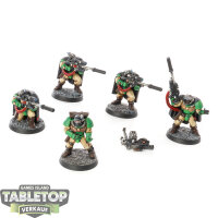 Salamanders - 5 Scout Squad classic - bemalt