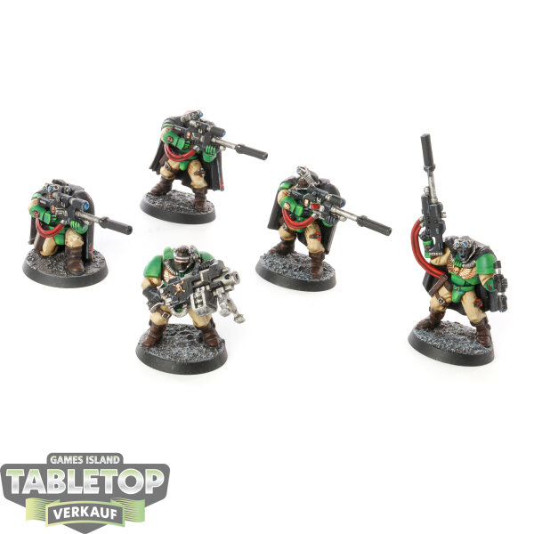 Salamanders - 5 Scout Squad classic - bemalt