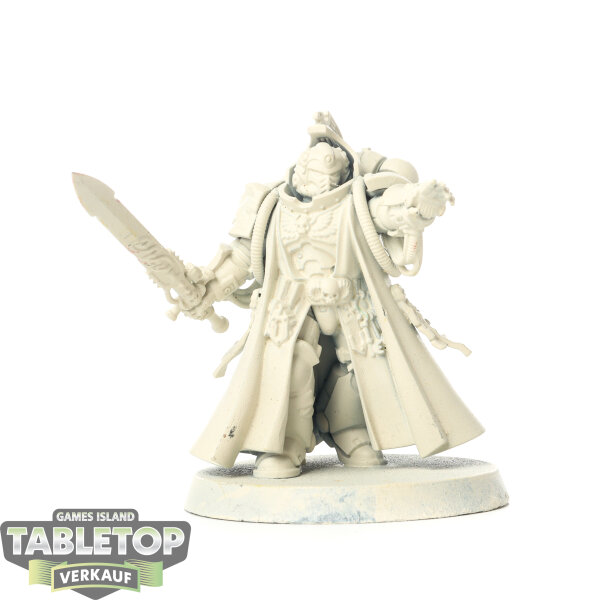 Space Marines - Primaris Librarian - grundiert