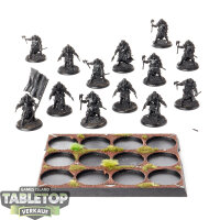 Stark - 13 x Umber Berserkers - grundiert