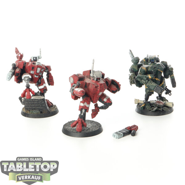 Tau Empire - 3 XV8 Crisis Battlesuit Team - teilweise bemalt