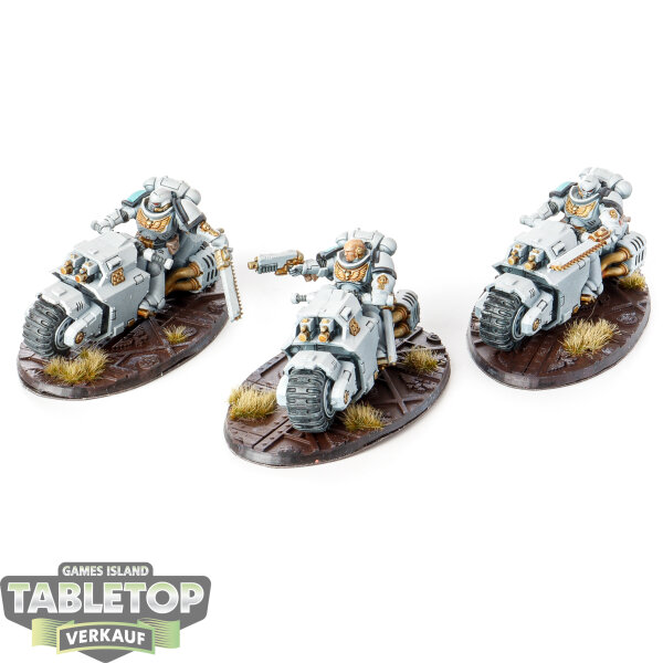 Space Marines - 3x Outriders - bemalt