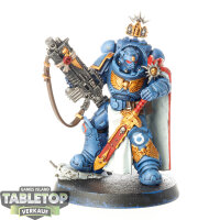 Ultramarines - Captain in Gravis Armour with...