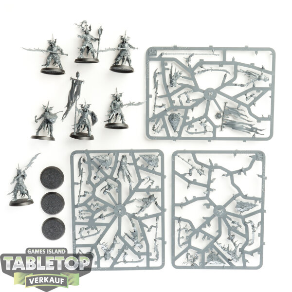 Soulblight Gravelords - 10 x Barrow Guard - teilweise gebaut