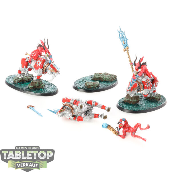 Blades of Khorne - 3x Bloodcrushers - teilweise bemalt