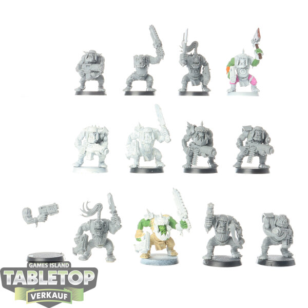 Orks - 12x Ork Boyz - teilweise bemalt
