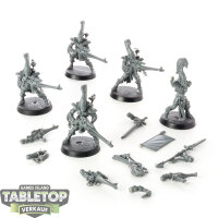 Aeldari - 5 Dire Avengers - teilweise gebaut