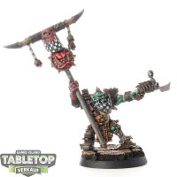 Orks - Ork Nob with Waaagh! Banner - bemalt