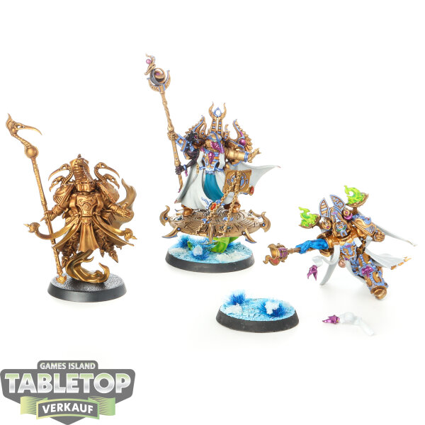 Thousand Sons - 3 x Exalted Sorcerers - teilweise bemalt