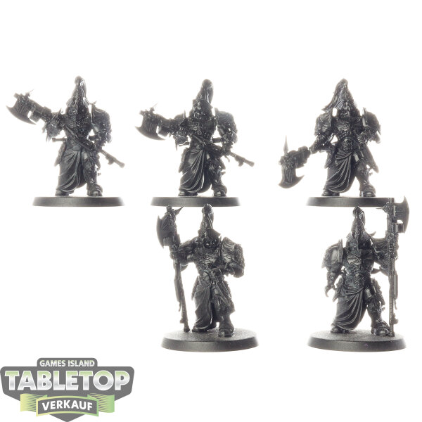 Adeptus Custodes - 5 Custodian Wardens - teilweise bemalt