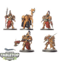 Adeptus Custodes - 5 Custodian Wardens - grundiert