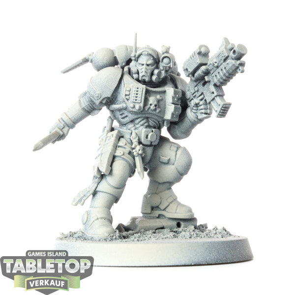 Space Marines - Phobos Lieutenant - grundiert