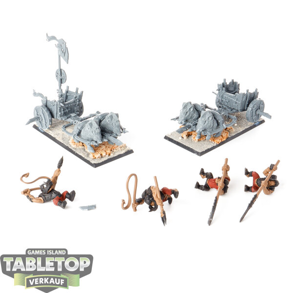 Orc & Goblin Tribes - 2x Orc Boar Chariots - teilweise bemalt