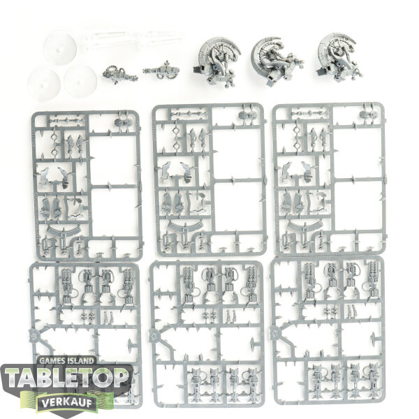 Necrons - 3 Tomb Blades - teilweise gebaut